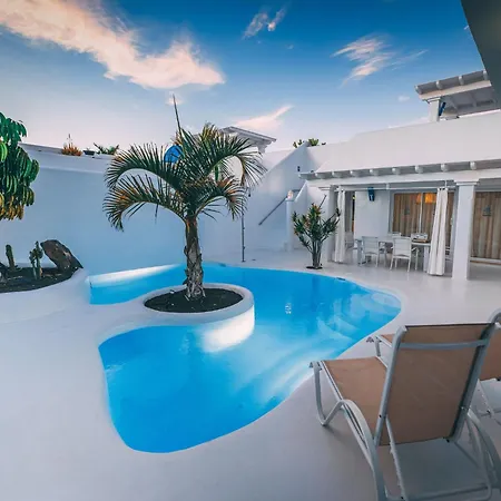 Dom wakacyjny Veaco Bahiazul Mit Privatem Pool Und Jacu By Interhome Corralejo